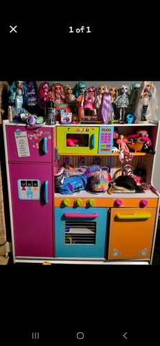 Large kidkraft play kitchen - large,
